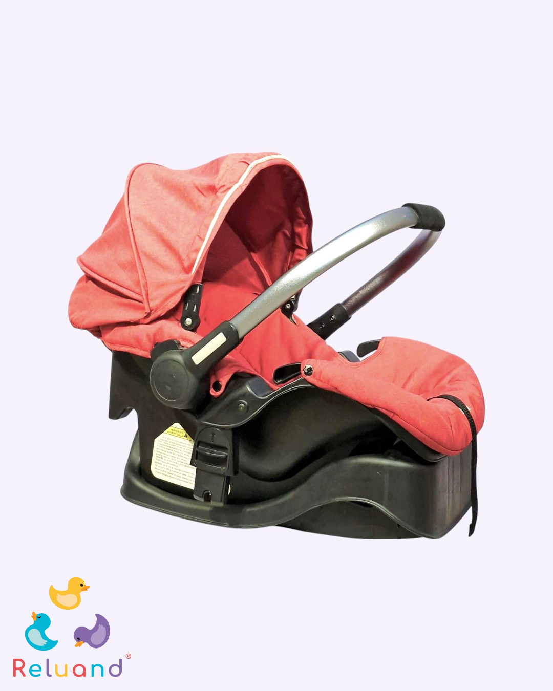 Porta bebé o silla de carro en color rojo y negro, completamente funcional, Marca Bebesit.