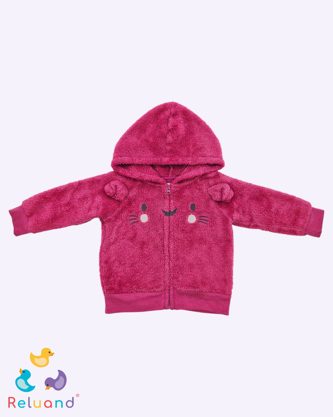 Saco en felpa, con capota, color rosado con bordado de gato, Marca Pekkle, Talla 12 meses.