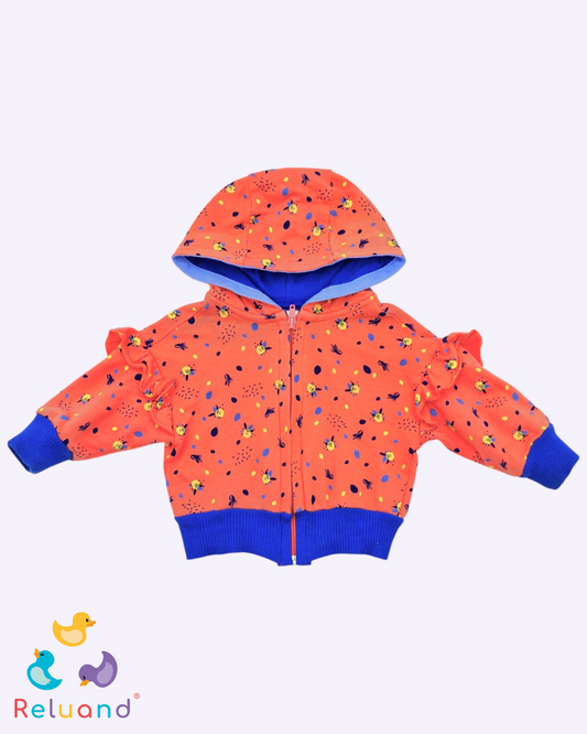 Saco con capota en color salmón y azul con limones, Marca Tomaticos, Talla 0 a 3 meses.