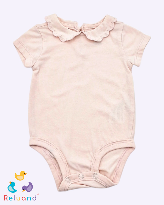 Conjunto overol floral y body rosa pastel, Talla 0 a 3 meses.