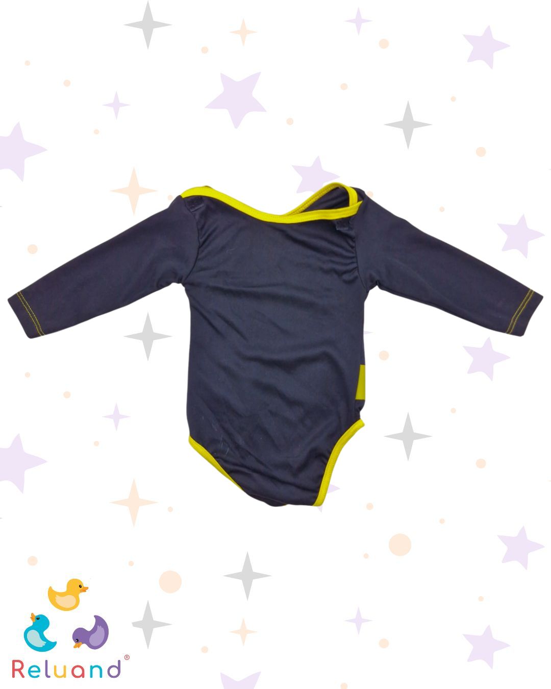 Disfraz Batman en color negro y amarillo: incluye body manga larga con logo y capa negra, talla 0 a 3 meses, incluye accesorios.