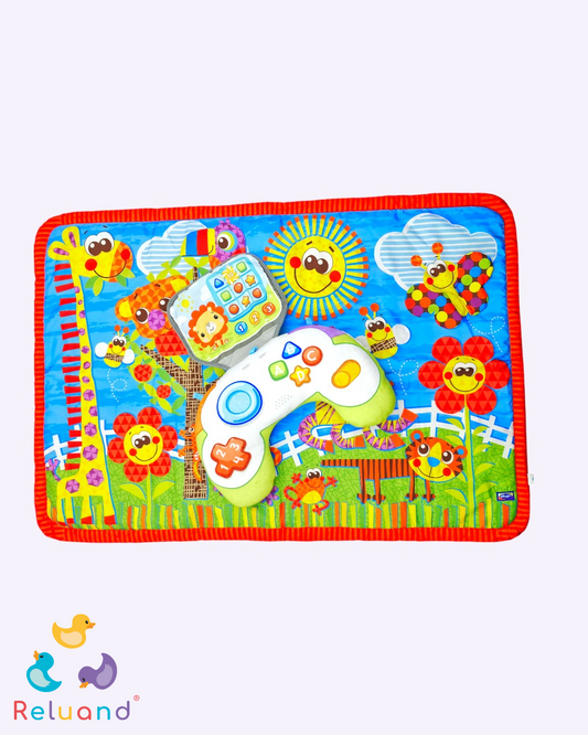 Tapete de estimulación Sunny Safari, incluye juguete en forma de control que da soporte a su pecho mientras percibe los detalles, Marca Fisher Price.