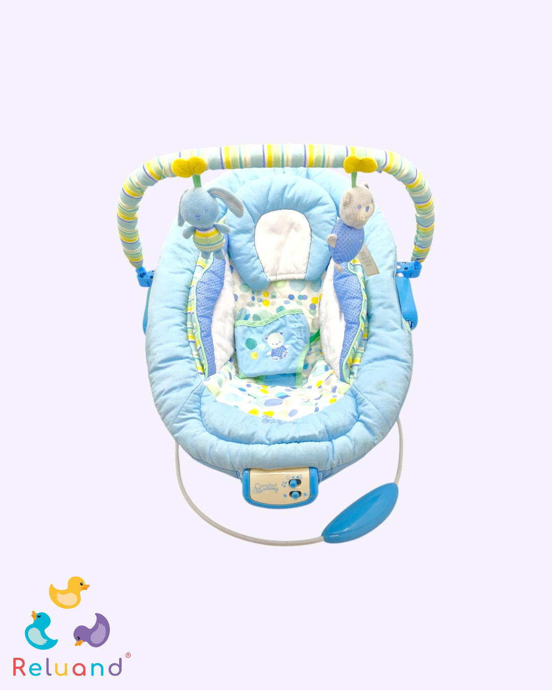 Silla vibradora/mecedora en color azul celeste con oso en el arnes de ajuste.