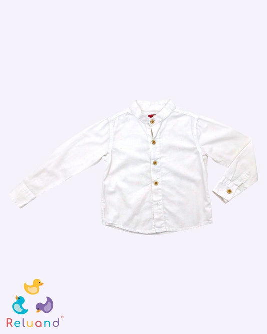 Camisa blanca con pintas en colores fluorescentes, marca Laxo y talla 3T.