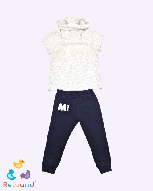 Conjunto buso en algodón con cuello cubierto marca Offcorss, sudadera elástica color negro marca Disney Baby, talla 18 a 24 meses.