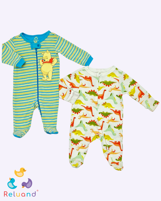 Set pijama X2 a rayas de Winnie Pooh y color crema con dinosaurios, Talla 0 a 3 meses.