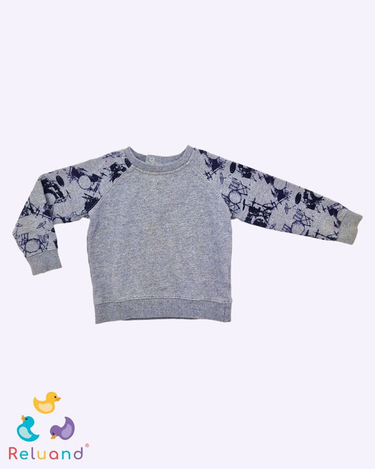 Saco gris con dibujos de banda en color azul oscuro, marca Epeka, talla 3T.