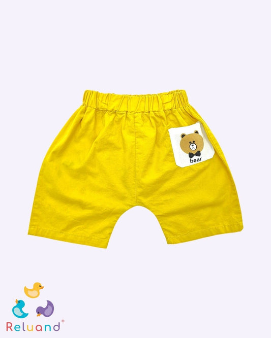 Short amarillo con bolsillo de oso, talla 4T.