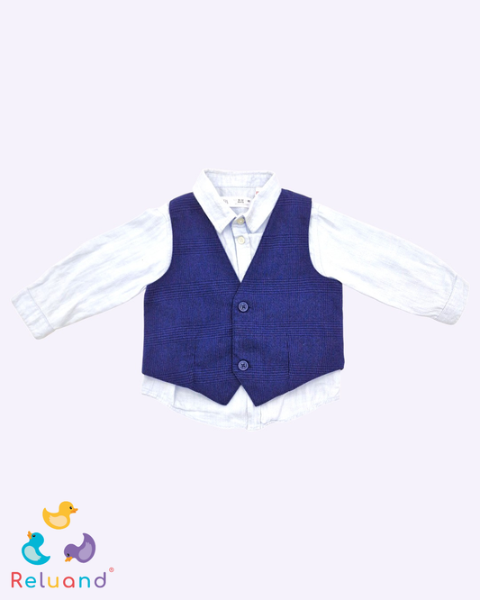 Conjunto camisa manga larga en azul celeste, Marca Zara, Chaleco azul oscuro, Marca H&M, Talla 9 a 12 meses.