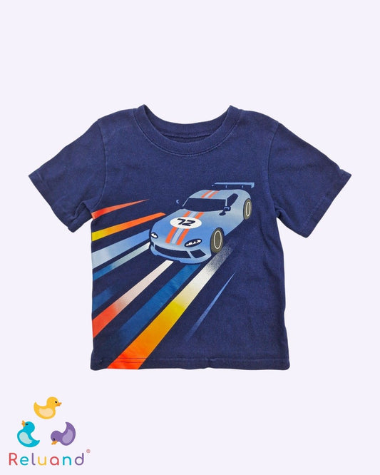 Camiseta azul oscura con estampado de carro, marca Garanimals, talla 3T.