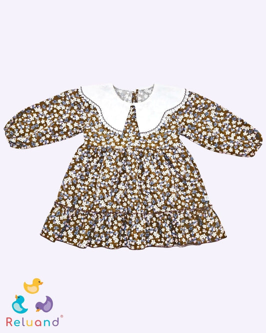 Vestido en color café con estilo floral y cuello blanco, talla 2T.