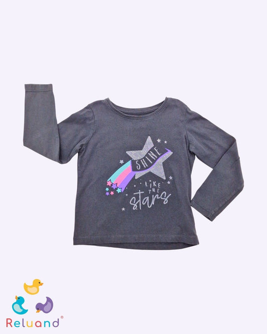 Blusa manga larga color gris con estrella de glitter, marca Primark, talla 4T.
