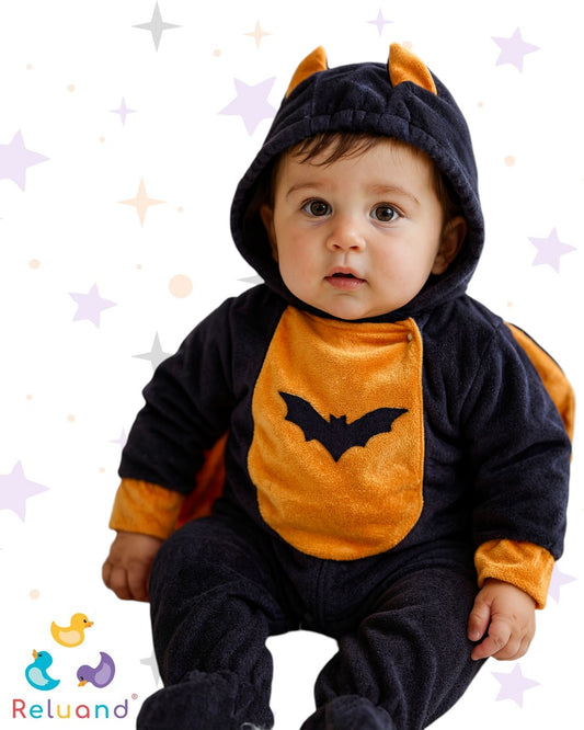 Disfraz Murciélago en estilo sleeping, colores negros y naranja satinado, con capota, marca Celebration Creations, talla 0 a 9 meses.