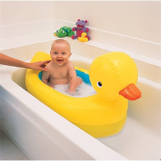 Bañera de Seguridad con figura de  pato , inflable marca  munchkin con alerta blanca de calor