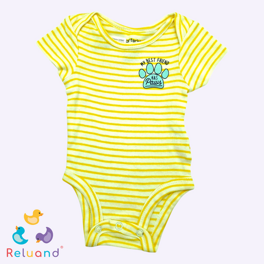 Conjunto short gris con cactus, body amarillo con huella azul y rayas, Marca Carter´s, Talla NB.