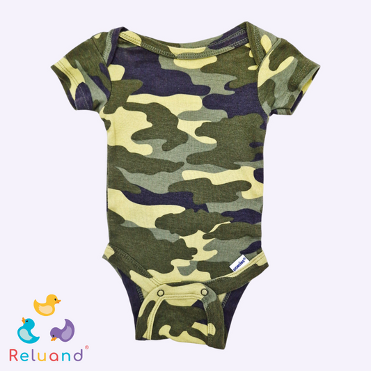 Conjunto 3 prendas camisilla dinosaurios, body militar y short beige, Talla NB.