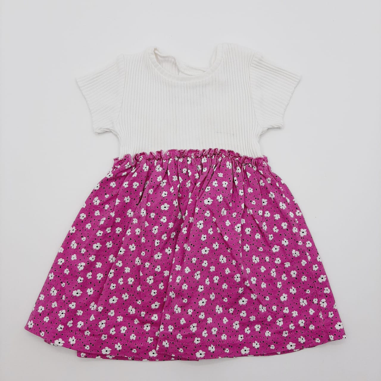 Vestido de florecitas 9-12M marca Zara