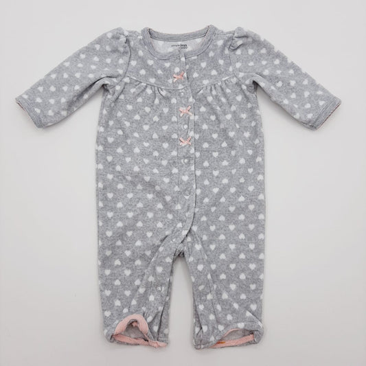 Pijama gris de corazones 0-3M marca Carter´s