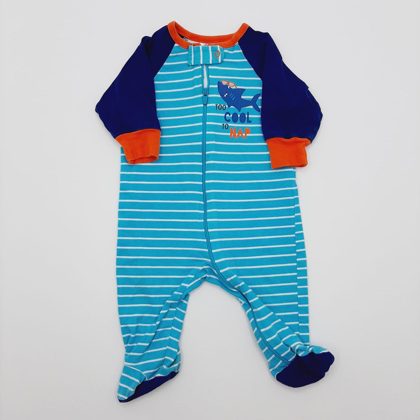 Pijama rayas de tiburon 0-3M marca Gerber