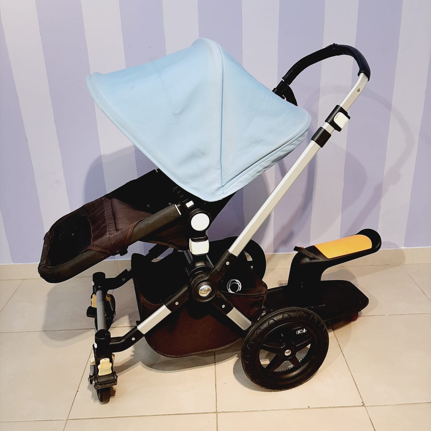 Coche con Patineta marca Bugaboo