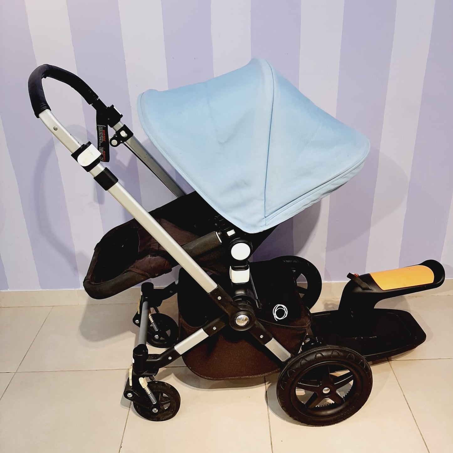 Coche con Patineta marca Bugaboo