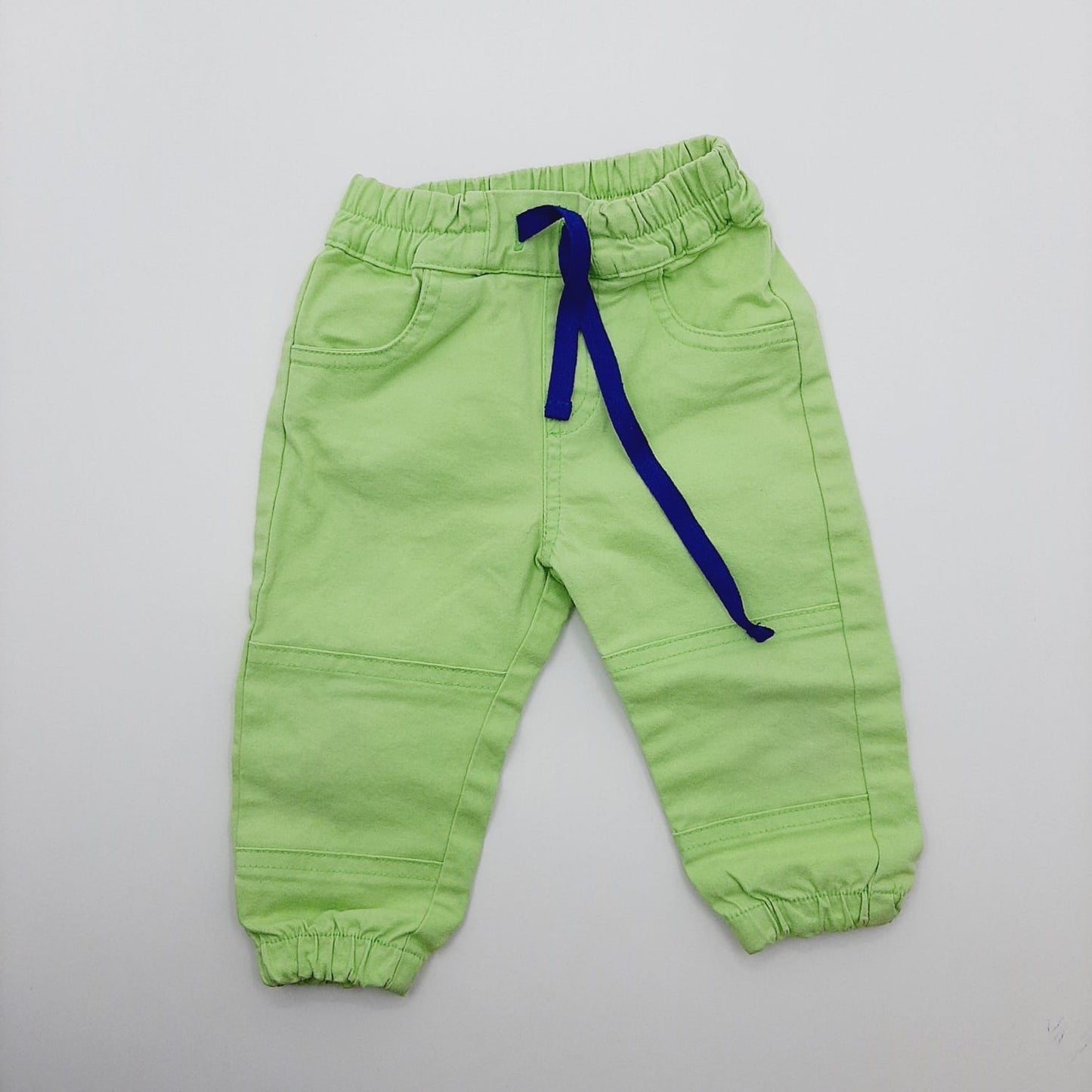 Pantalon verde 6-9M marca Tomaticos