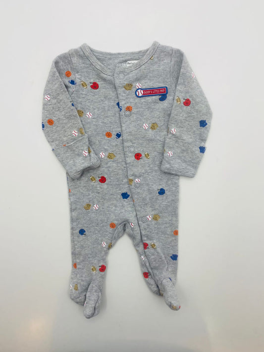 Pijama enteriza de pies gris deportes Marca Carters