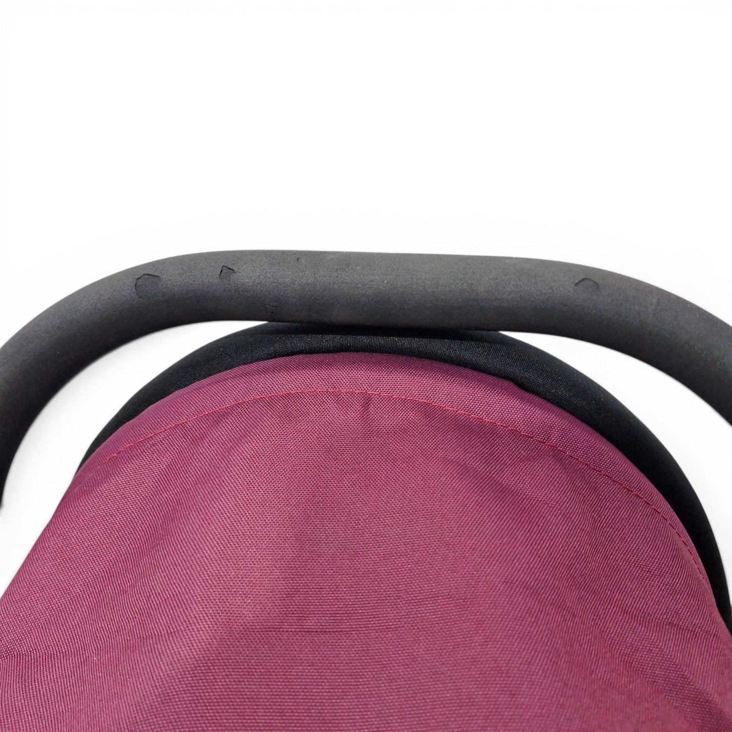 Silla de Carro Tipo Huevito Ebaby Negra con Estampado Uva y Estrellas | Usada