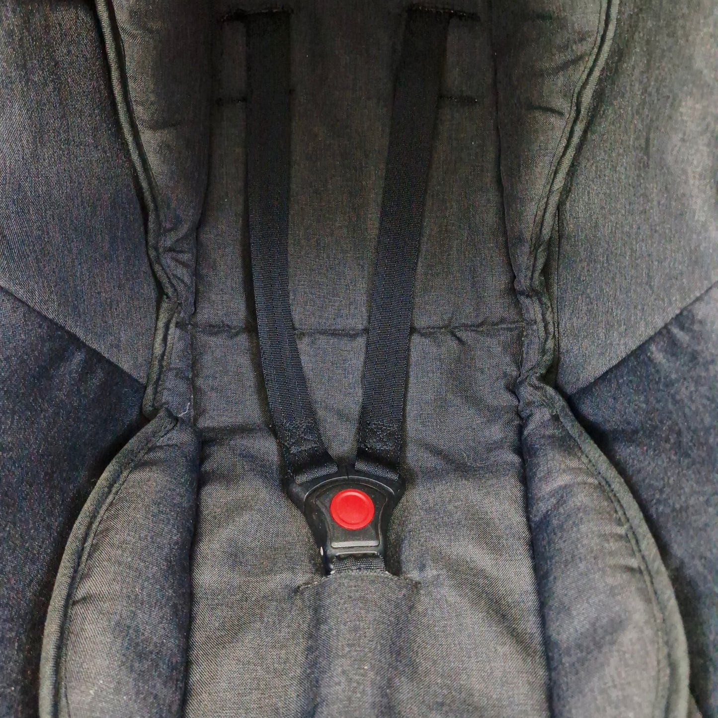 Silla de Carro Tipo Huevito Priori Gris Oscuro — 0 a 13 kg | Usada